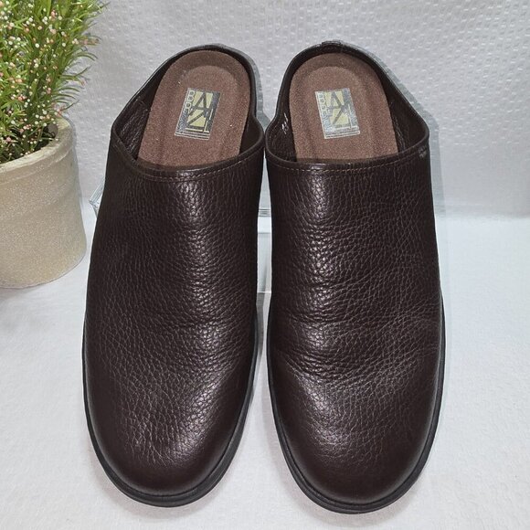 WOMENS BROWN LEATHER SLIP ON MULES BY BRAZIL SIZE 11 EUC - Picture 4 of 10